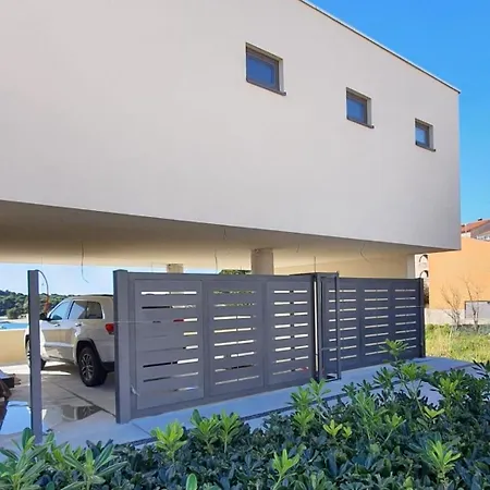 Fragrances Of Istria - The Olives - On The Sea Of Stoia * プーラ